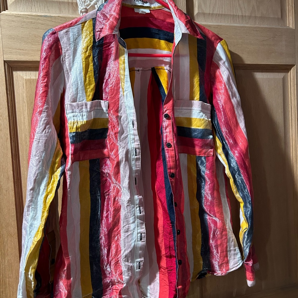 Buttonup - Picture 2 of 2